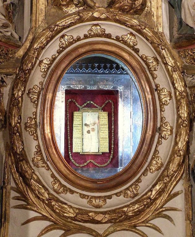 Altar onde estão expostos os Corporais em Daroca.