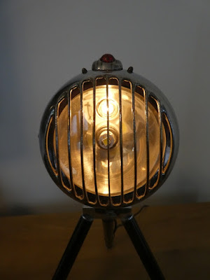 griglia, grille, luxor 782, phare, vélo, moto, cibié, new watson, radio, jouy le chatel, éclairages, lampe, lampesgrichard, richard, grichard, g’richard, vintage, ancien, retro, atelier, désign, industriel, édison, brocante, loft, dans le noir, ampoule