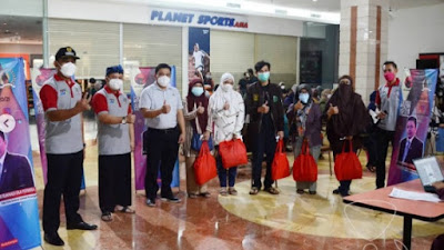 Reses III,  Yunandar Memfasilitasi Vaksinasi Massal  Di Gedung Istana Plaza Bandung