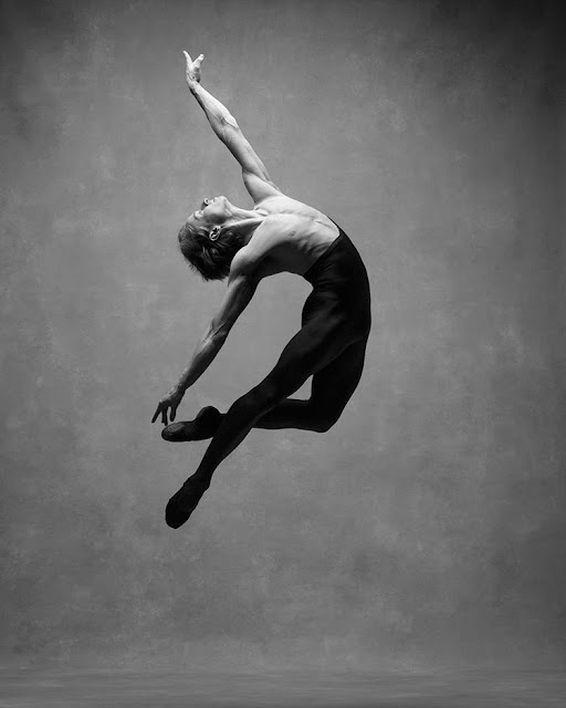 fotos inspiradoras, bonitas, chidas, cool, fotografia danza contemporanea, imagenes figura humana en movimiento, blanco y negro,