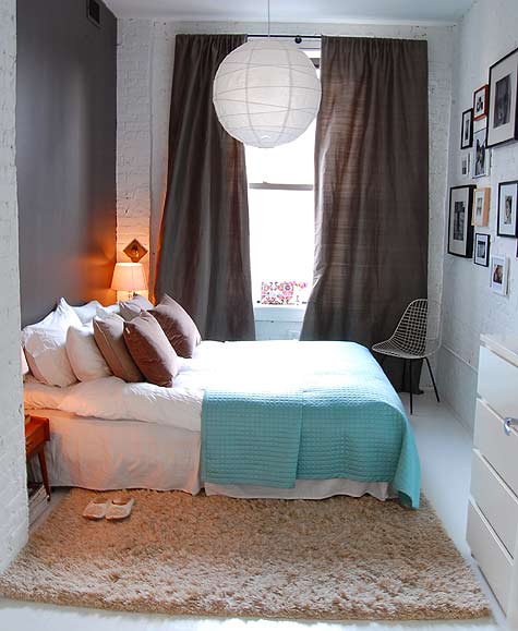 SMALL WHITE BEDROOM DECORATING A SMALL BEDROOM - HOW TO DECORATE A REALLY SMALL DORMITORY