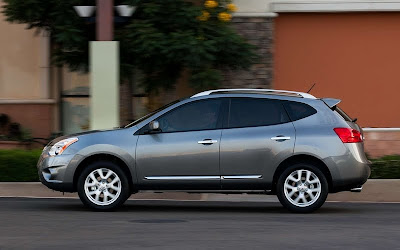 2011 Nissan Rogue Side View