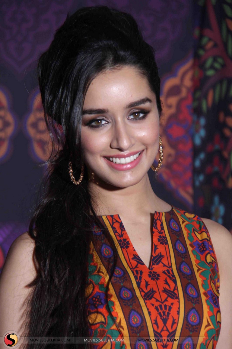  Girls: Aashiqui 2 Actress Shraddha Kapoor Hairstyle Ideas for Teen