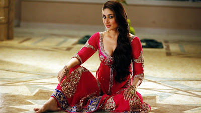 Kareena Kapoor HD Wallpapers with the hot and sexy Bollywood actress' pictures.