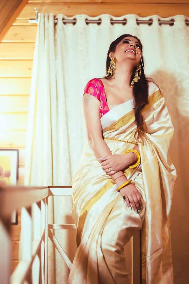 Actress Aabha Paul Latest Hot Photos in Pink Saree