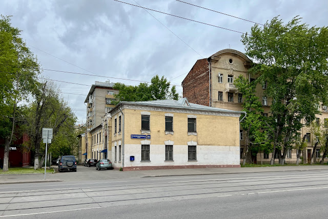Красноказарменная улица, здание 1903 года постройки