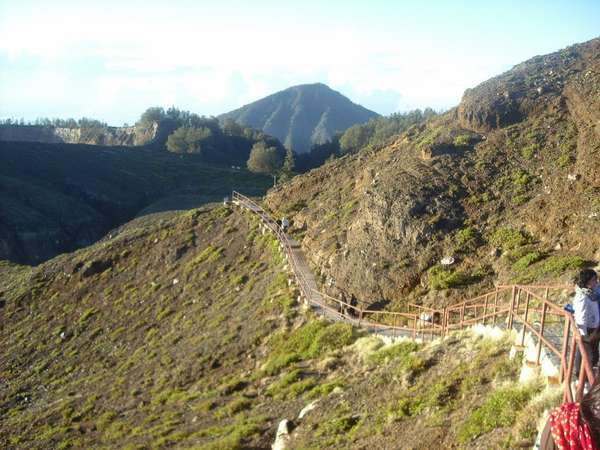 Kelimutu, Danau Tiga Warna Yang Mendunia [ www.BlogApaAja.com ]