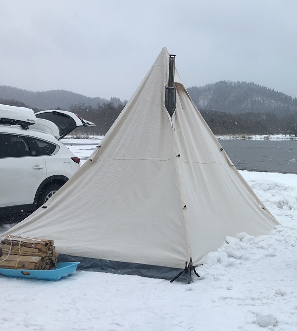 雪中キャンプのテント選び 野外活動 キャンプ 沼の畔から