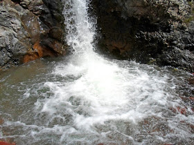 Весенний поход к водопадам в Гусгарфе, ущелье Варзоб, горы Таджикистана