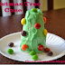 manualidades para niños árbol de Navidad hecho con cono de helado
