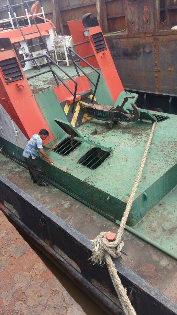 Scrap Rongsok Jual Tongkang Tugboat 270ft Samarinda 