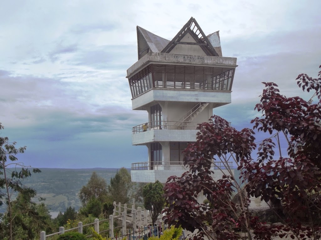 Danau Toba Dari Menara Pandang Tele Samosir