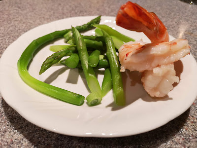 Asparagus and jumbo shrimp salad