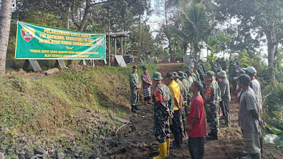 Danramil 02/Kubutambahan Pimpin Langsung Kegiatan Karya Bakti Kodim 1609/Buleleng 