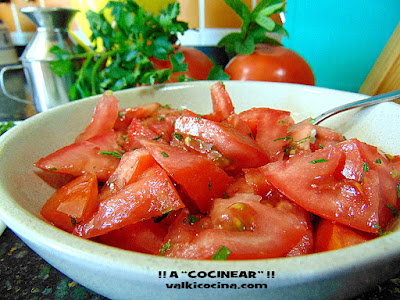 Ensaladas y guarniciones sencillas con tomate