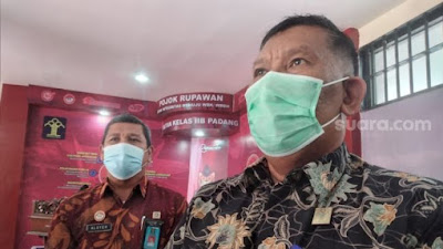 Izet Mantan Preman Pemalak Sopir Truk di Padang Dapat Gerobak Usaha dari Kemenkumham Sumbar