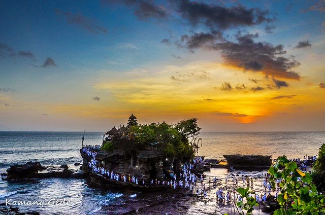 Pura Tanah Lot Bali- Sejarah dan Tanah Lot Sunset Bali - Indonesia