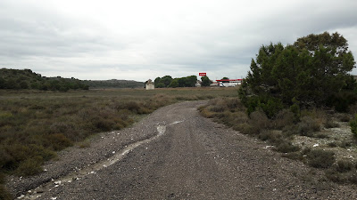 Bujaraloz a Venta de Santa Lucia, Camí de Sant Jaume de Compostela, camí paral·lel a la carretera N-II entre Bujaraloz i Venta de Santa Lucia