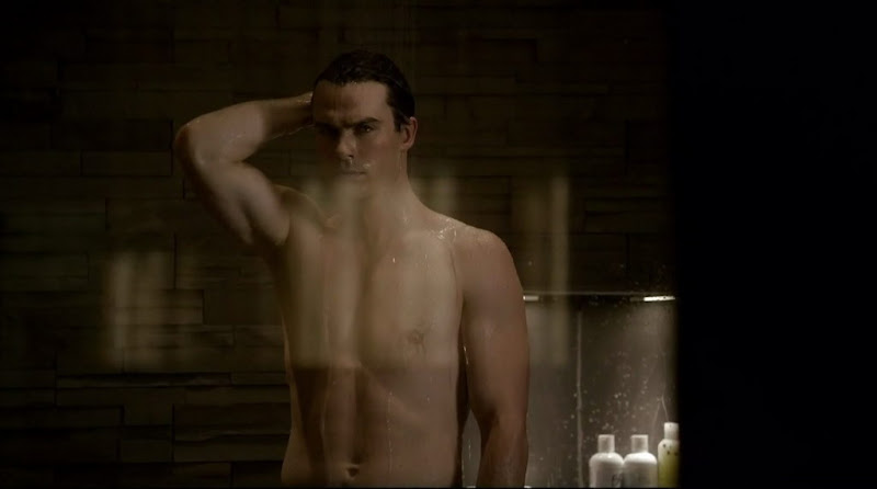 Ian Somerhalder Shirtless on The Vampire Diaries s2e13