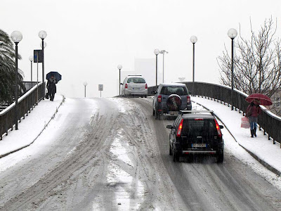 Santa Trinita bridge, snow, Livorno