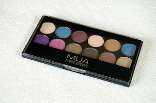 MUA - Glamour Days Eye Shadow Palette, Makeup Academy, Cosmetics, Eye shadow review, Eyeshadows, Eye shadow palette, beauty, beauty blog, red alice rao, redalicerao, Shimmer eye shadows, matte eye shadows, top beauty blog, 