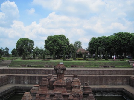 Candi Tikus Mojokerto