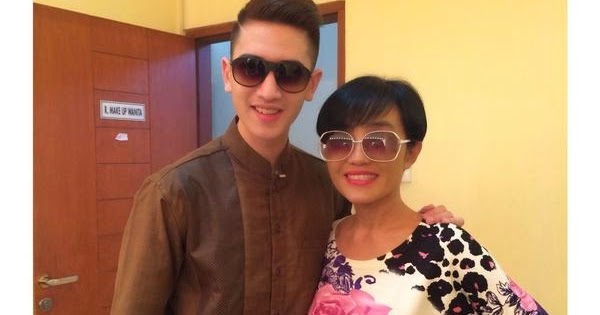 Astaga! Verrell Bramasta Foto Mesra Dengan Tante Cantik 