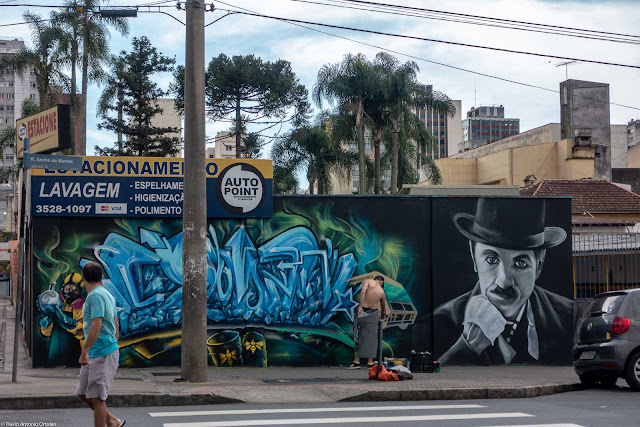 grafite em muro na Rua André de Barros