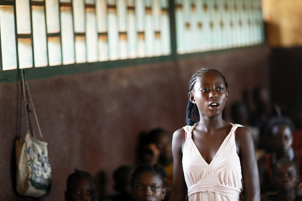 30 Beautiful Pictures Of Girls Going To School Around The World - Central African Republic