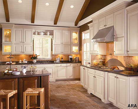 Painted Kitchen Cabinets Pictures on Pictures Of Cream Colored Kitchen Cabinets