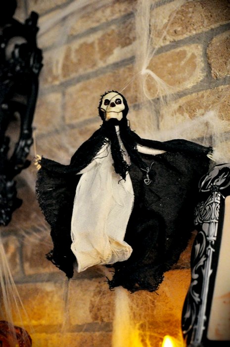 HalloweenMantle16