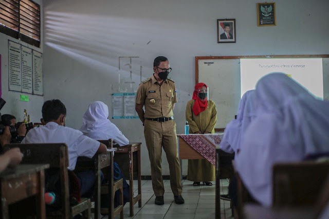 Bima Arya Tinjau Simulasi Pembelajaran Tatap Muka SMP