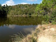 El Pantà de Sant Pau de Casserres des de la vessant oriental