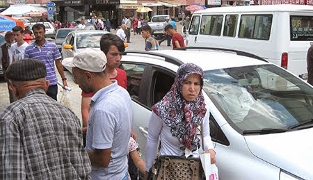 Yüzler Güldü Ama!