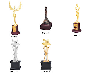 Wholesale supplier of promotional corporate awards, engraved awards with logo printing. 