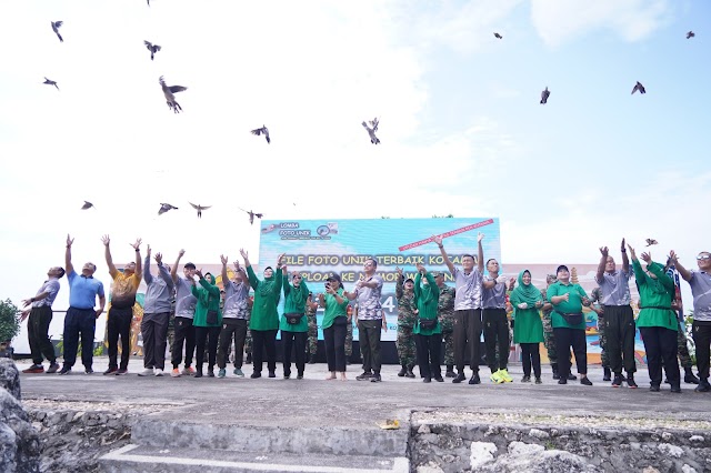 KASAD Bersama Peserta Apel Dansat, Melepas Tukik di Pantai Pandawa