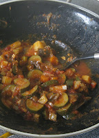 Bhaji mit Aubergine, Zucchini, Karotten und Kartoffeln