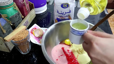 مطبخ ام وليد _ قلوب بكريمة الزبدة و عجينة الڨوفريط بذوق الفريز🍓 ، بنة مختلفة 😍