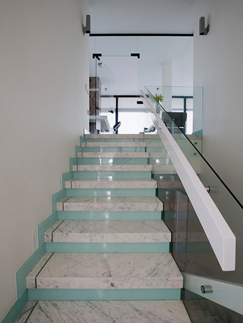  glass railing system for modern interior staircase Design 