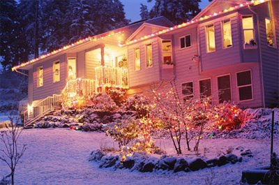 Decorating  Home on Decorating Your House For Christmas Adds Added Attraction For Your