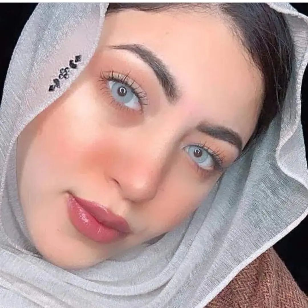 Stylish and Beautiful Arabic Girl Eyes DP
