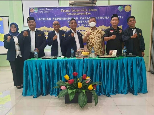 Kadinsos Kota Bekasi Buka Latihan Kepemimpinan Karang Taruna Kota Bekasi Tahun 2022