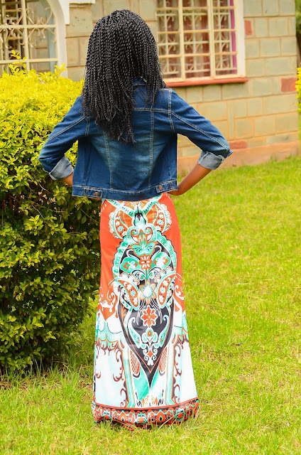 How to wear a maxi skirt with denim