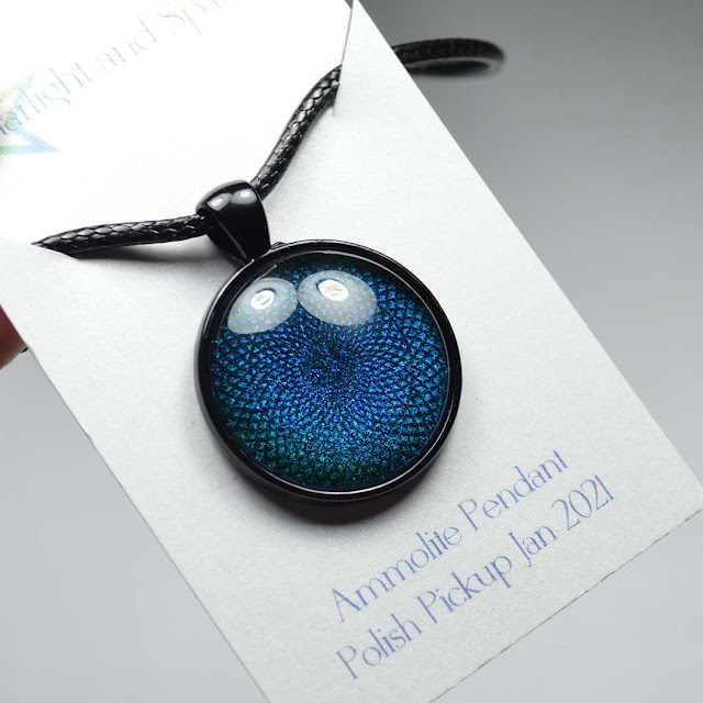 blue pendant necklace