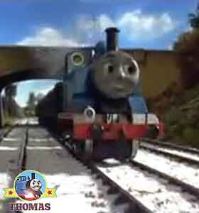 Thomas the train engine job take the kids toys and games to the town center railroad model toyshop