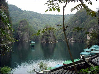 Feng Hu lake access.