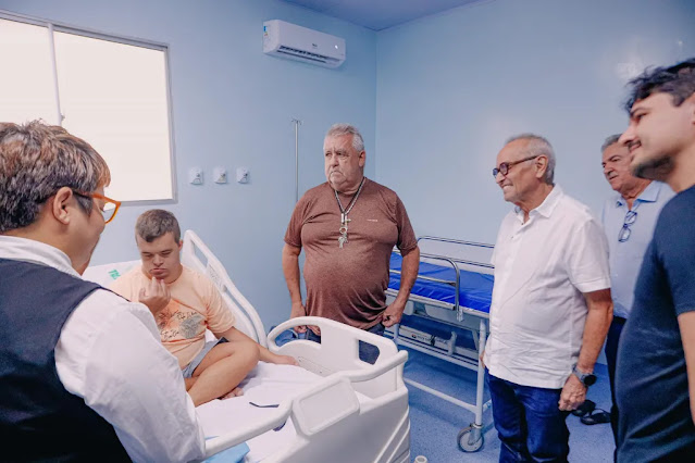 Cícero Lucena inaugura serviço de atendimento odontológico especializado para pacientes com necessidades especiais