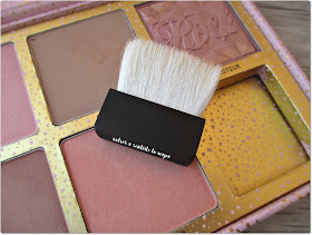 Paleta de Coloretes Cheekathon de Benefit - Brocha para aplicar colorete