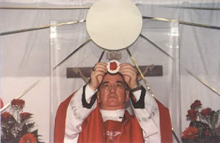 Images of the Eucharistic miracle that occurred in the hands of the Bishop Claudio Gatti