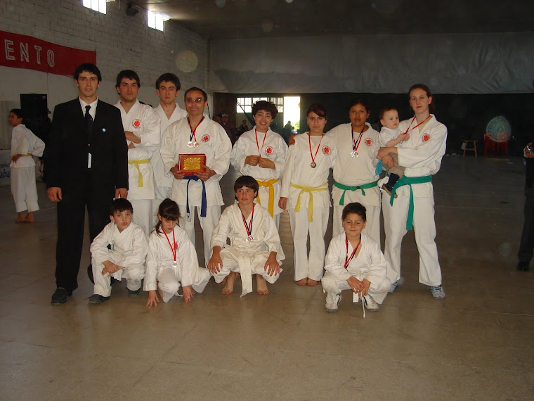 PRIMER TORNEO NACIONAL DE KARATE DO ITOSU KAI REALIZADO EN CARHUE  - OCTUBRE 2006
